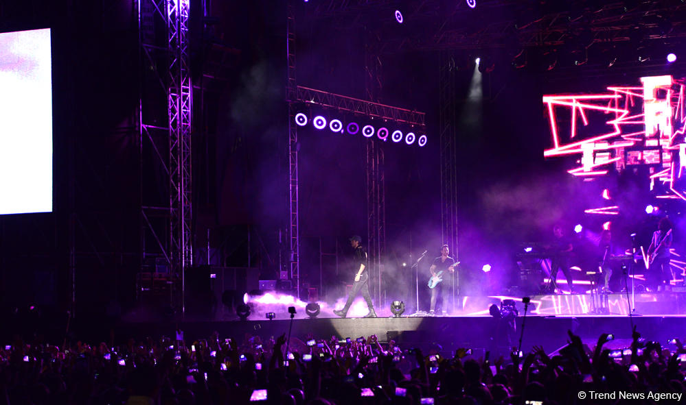 "Formula 1" çərçivəsində Bakıda Enrike İqlesiasın konserti olub (FOTO)