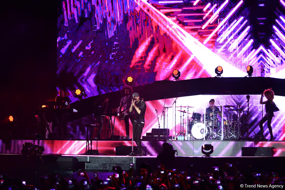 "Formula 1" çərçivəsində Bakıda Enrike İqlesiasın konserti olub (FOTO)
