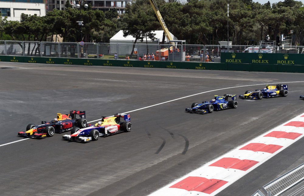 Prezident İlham Əliyev və xanımı "Formula 1" Avropa Qran Prisi yarışına baxıblar (FOTO)
