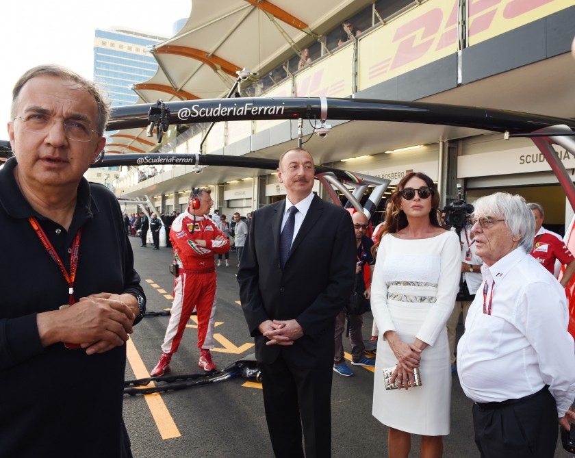 Prezident İlham Əliyev və xanımı "Formula 1" Avropa Qran Prisi yarışına baxıblar (FOTO)