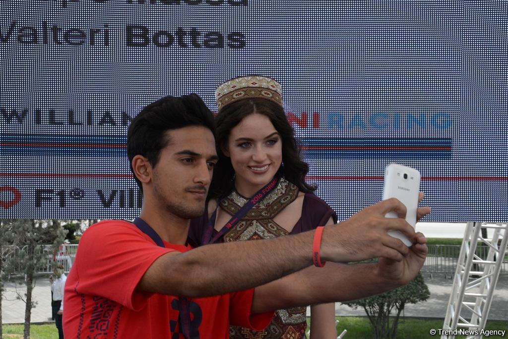 Bakını və Formula 1-i sevənlər... (FOTO)