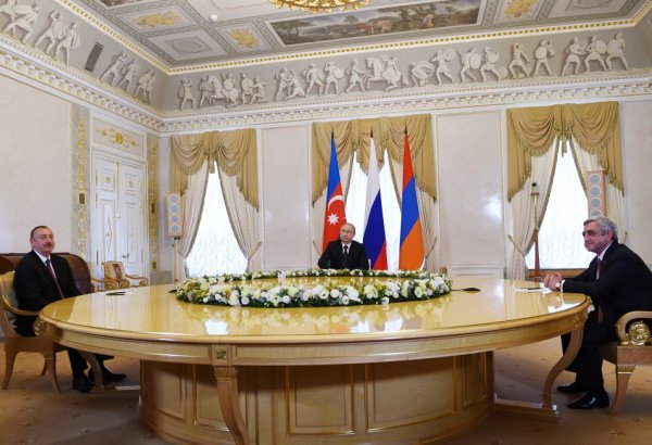 Azərbaycan, Rusiya və Ermənistan prezidentlərinin birgə görüşü olub (FOTO)