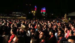 Tanınmış ulduz Farel Vilyams məşhur musiqi proqramı ilə "Formula 1" Avropa Qran Prisinə yekun vurub (FOTO)
