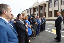 Prezident İlham Əliyev Nardaran qəsəbəsinin sakinləri ilə görüşüb (FOTO)