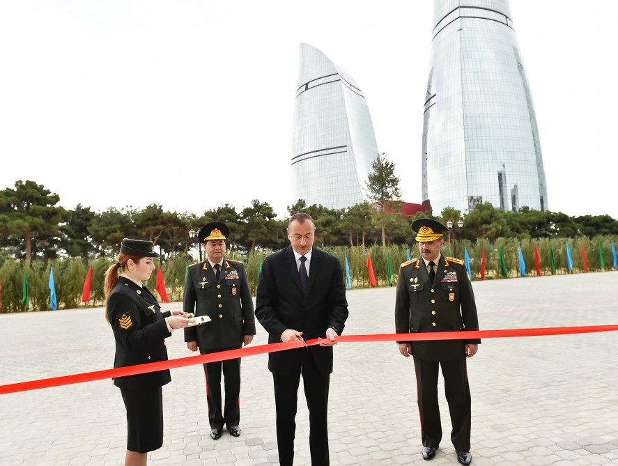 Prezident İlham Əliyev Silahlı Qüvvələrin Baş Qərargahının yeni inzibati binasının açılışında iştirak edib (FOTO)