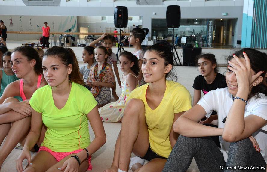 Bakıda gənc gimnastların Olimpiya çempionları ilə görüşü olub (FOTO)