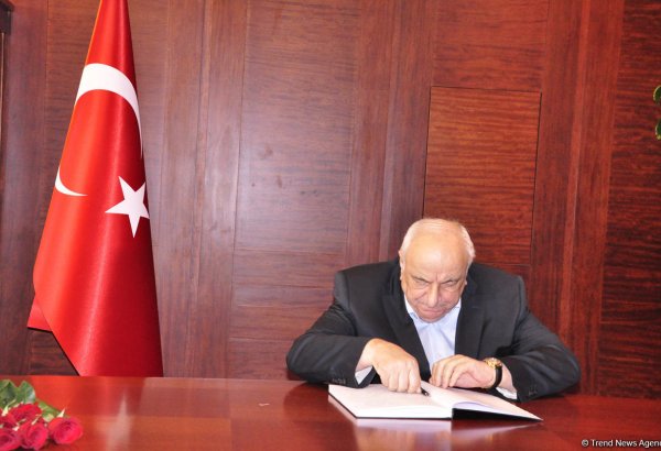 Abid Şərifov terror qurbanları ilə bağlı başsağlığı verib (FOTO)