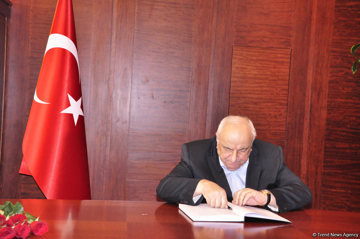 Abid Şərifov terror qurbanları ilə bağlı başsağlığı verib (FOTO)