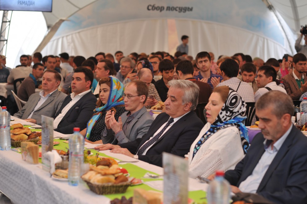 Leyla Əliyevanın təşəbbüsü ilə Moskvada iftar süfrəsi açılıb (FOTO)