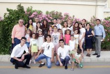 Heydər Əliyev Fondunun vitse-prezidenti Leyla Əliyeva uşaq evlərinin sakinləri ilə görüşüb (FOTO)