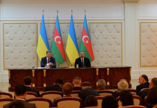 Petro Poroşenko: Ən perspektivli layihələrdən biri Azərbaycana An-178 tipli təyyarələrin satışı olacaq