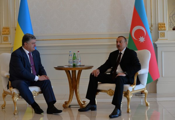 Prezident İlham Əliyevin Petro Poroşenko ilə təkbətək görüşü keçirilib (FOTO)