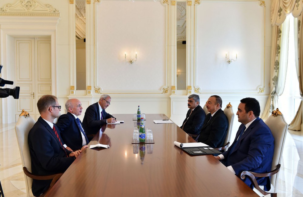 Prezident İlham Əliyev İsveçrə nümayəndə heyətini qəbul edib (FOTO)