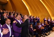 İlham Əliyev Yay Olimpiya Oyunlarında iştirak edəcək Azərbaycan nümayəndə heyətinin yolasalma mərasimində iştirak edib (FOTO)