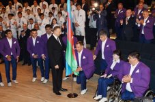 İlham Əliyev Yay Olimpiya Oyunlarında iştirak edəcək Azərbaycan nümayəndə heyətinin yolasalma mərasimində iştirak edib (FOTO)