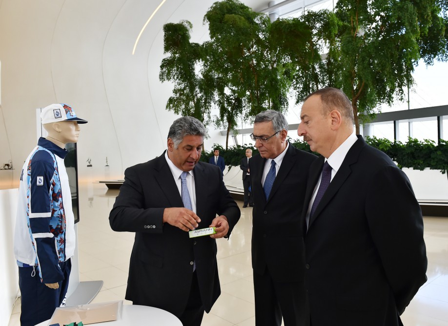 İlham Əliyev Yay Olimpiya Oyunlarında iştirak edəcək Azərbaycan nümayəndə heyətinin yolasalma mərasimində iştirak edib (FOTO)