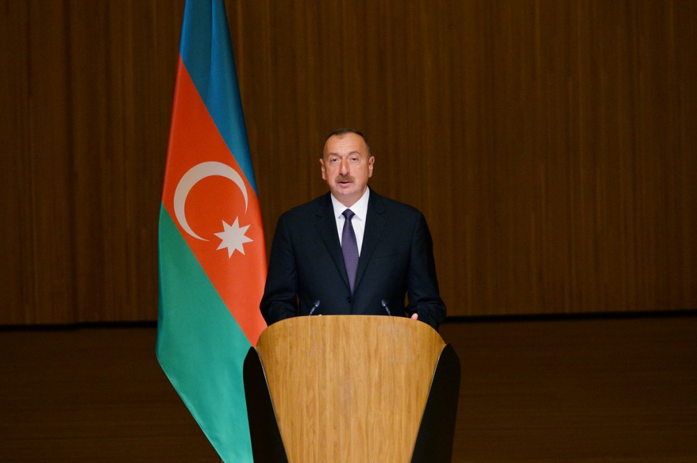 İlham Əliyev Yay Olimpiya Oyunlarında iştirak edəcək Azərbaycan nümayəndə heyətinin yolasalma mərasimində iştirak edib (FOTO)
