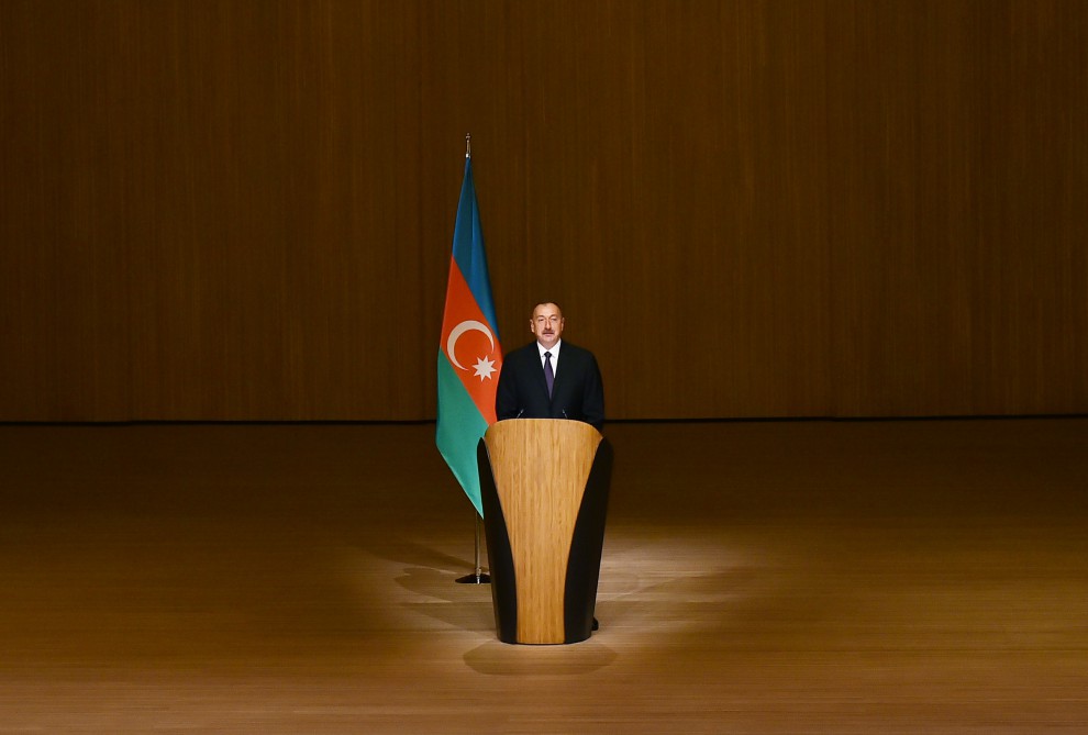 İlham Əliyev Yay Olimpiya Oyunlarında iştirak edəcək Azərbaycan nümayəndə heyətinin yolasalma mərasimində iştirak edib (FOTO)