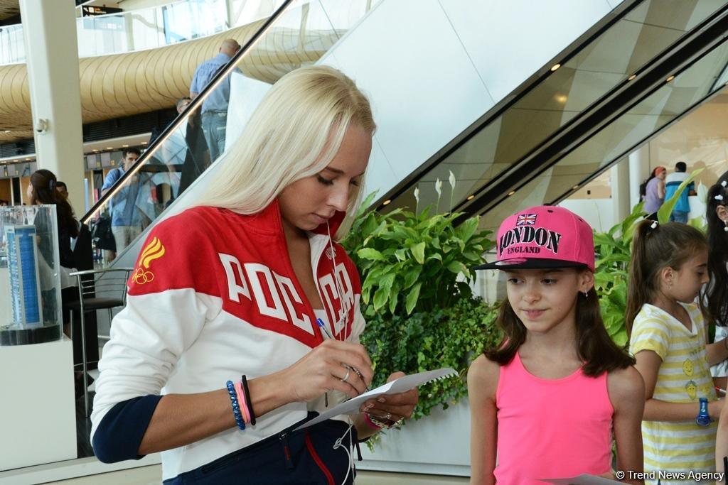 Dünya çempionları bədii gimnastika üzrə Dünya Kubokunda iştirak üçün Bakıdadırlar (FOTO)