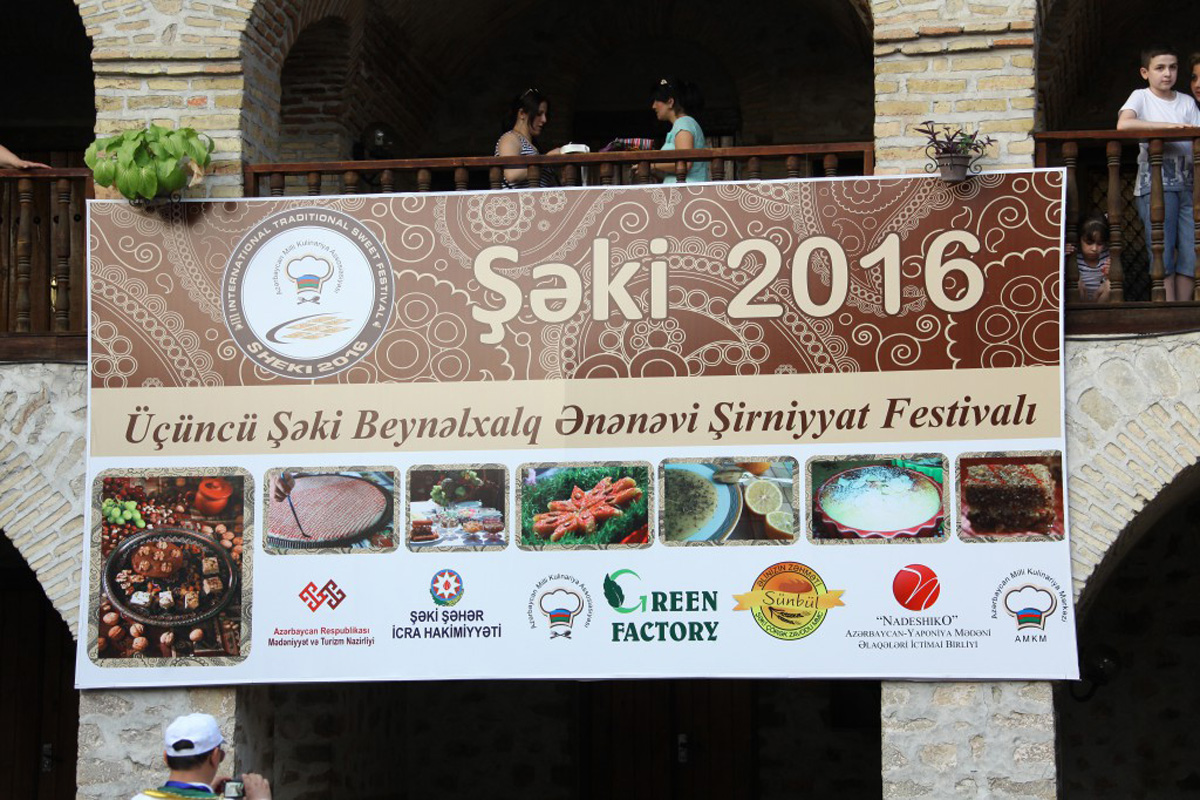 Şəki festivalında Azərbaycanın zəngin mətbəxi dünyaya tanıdılıb (FOTO)