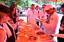 Şəki festivalında Azərbaycanın zəngin mətbəxi dünyaya tanıdılıb (FOTO)
