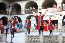 Şəki festivalında Azərbaycanın zəngin mətbəxi dünyaya tanıdılıb (FOTO)
