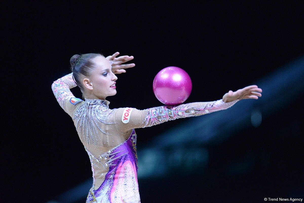 Bakıda bədii gimnastika üzrə Dünya Kuboku yarışlarının ilk günü (FOTO)