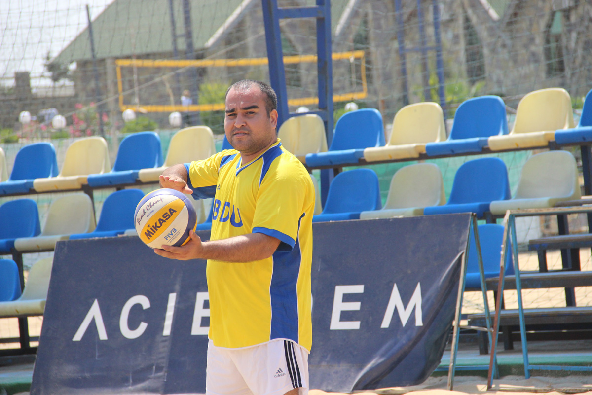 KİV nümayəndələrinin çimərlik voleybolu yarışının qalibləri məlum oldu (FOTO)