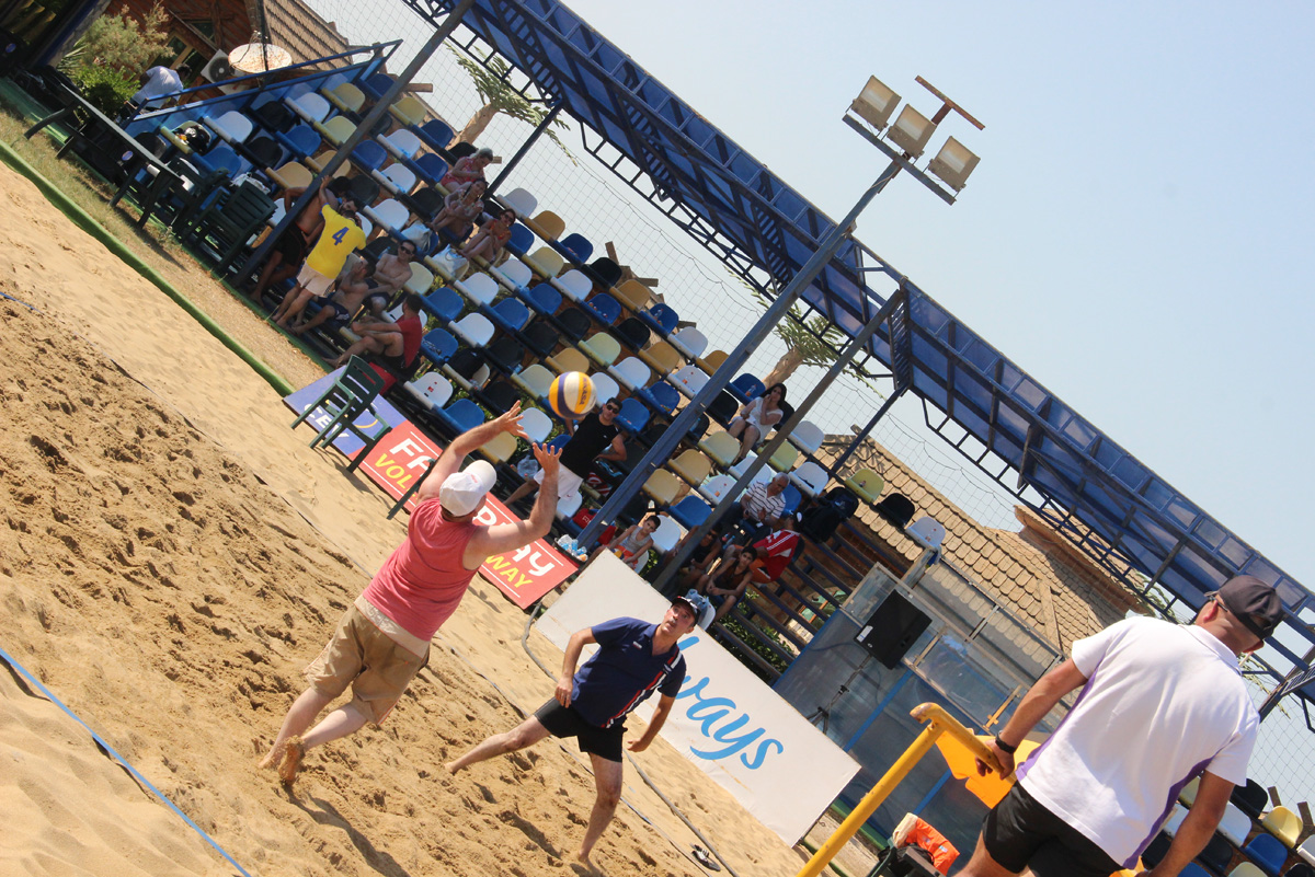KİV nümayəndələrinin çimərlik voleybolu yarışının qalibləri məlum oldu (FOTO)