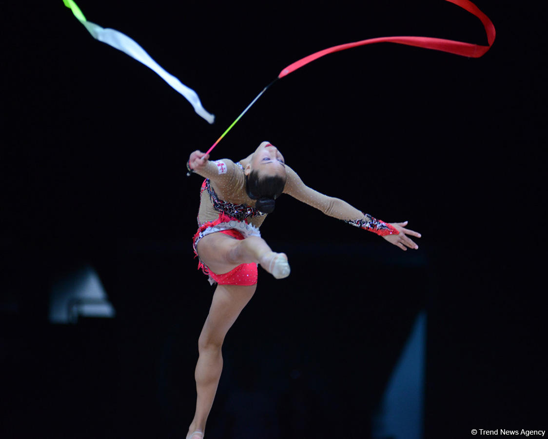 Bədii gimnastika üzrə Dünya Kubokunun ikinci günü (FOTOLAR)