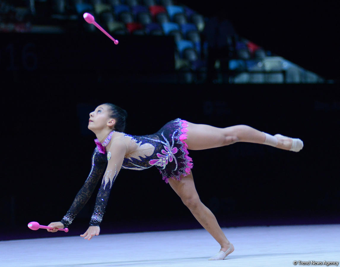 Bədii gimnastika üzrə Dünya Kubokunun ikinci günü (FOTOLAR)