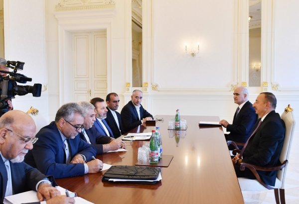 İlham Əliyev İranın rabitə və informasiya texnologiyaları nazirinin başçılıq etdiyi nümayəndə heyətini qəbul edib (YENİLƏNİB) (FOTO)