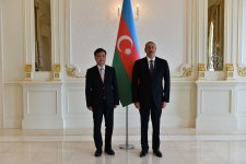 Prezident İlham Əliyev Çinin Azərbaycanda yeni təyin olunmuş səfirinin etimadnaməsini qəbul edib (FOTO)