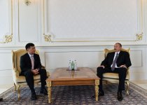 Prezident İlham Əliyev Çinin Azərbaycanda yeni təyin olunmuş səfirinin etimadnaməsini qəbul edib (FOTO)