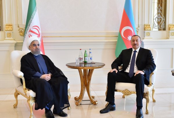 Prezident İlham Əliyevin İran Prezidenti Həsən Ruhani ilə təkbətək görüşü keçirilib