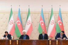 Azərbaycan və İran arasında 6 sənəd imzalanıb