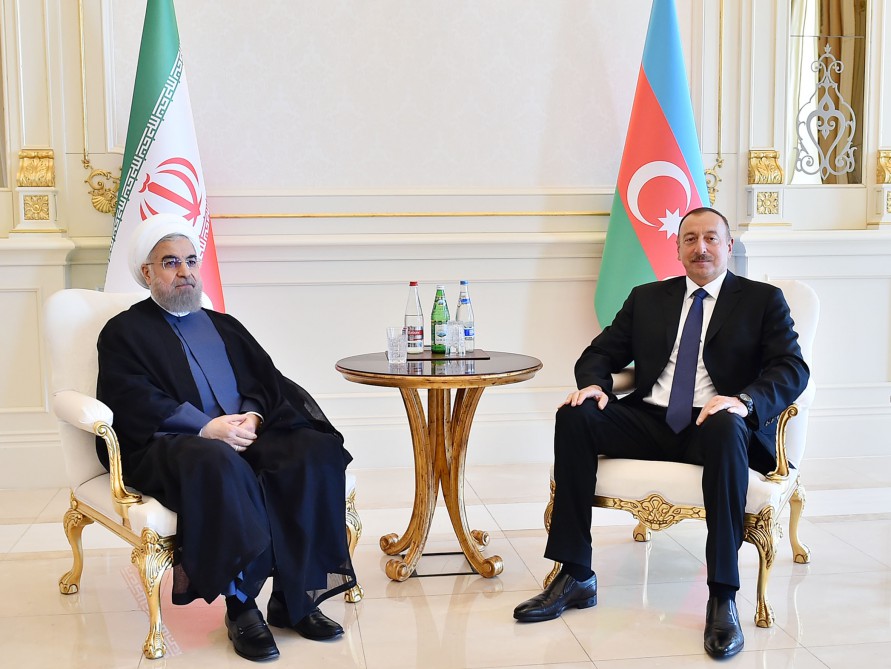 Prezident İlham Əliyevin İran Prezidenti Həsən Ruhani ilə təkbətək görüşü keçirilib