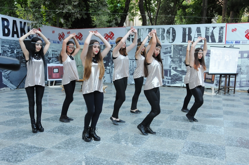 “Səs Azərbaycan” yarışının iştirakçıları  "Retro Bakı" layihəsində (FOTO)
