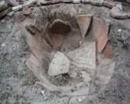 Cəlilabadda qədim tarixi olan küp qəbir aşkar edilib (FOTO)