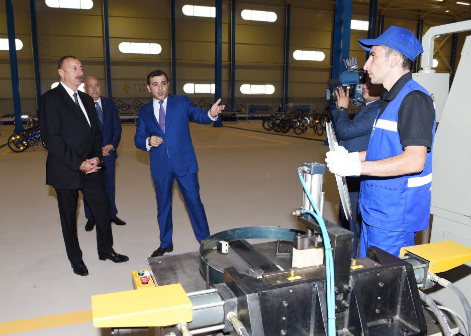Prezident İlham Əliyev İsmayıllıda velosiped istehsalı zavodunun açılışında iştirak edib (FOTO)