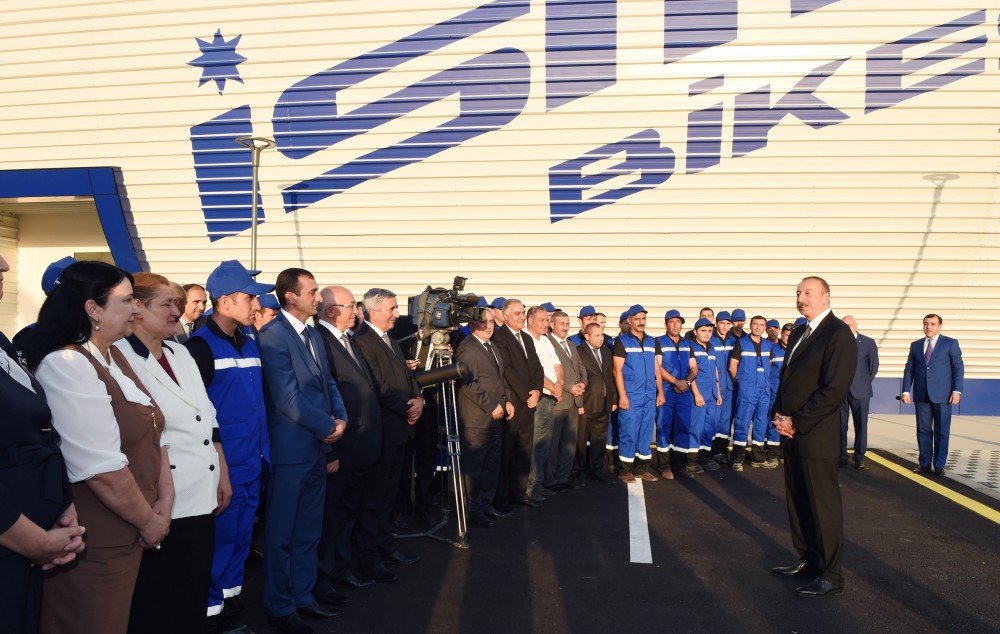 Prezident İlham Əliyev İsmayıllıda velosiped istehsalı zavodunun açılışında iştirak edib (FOTO)