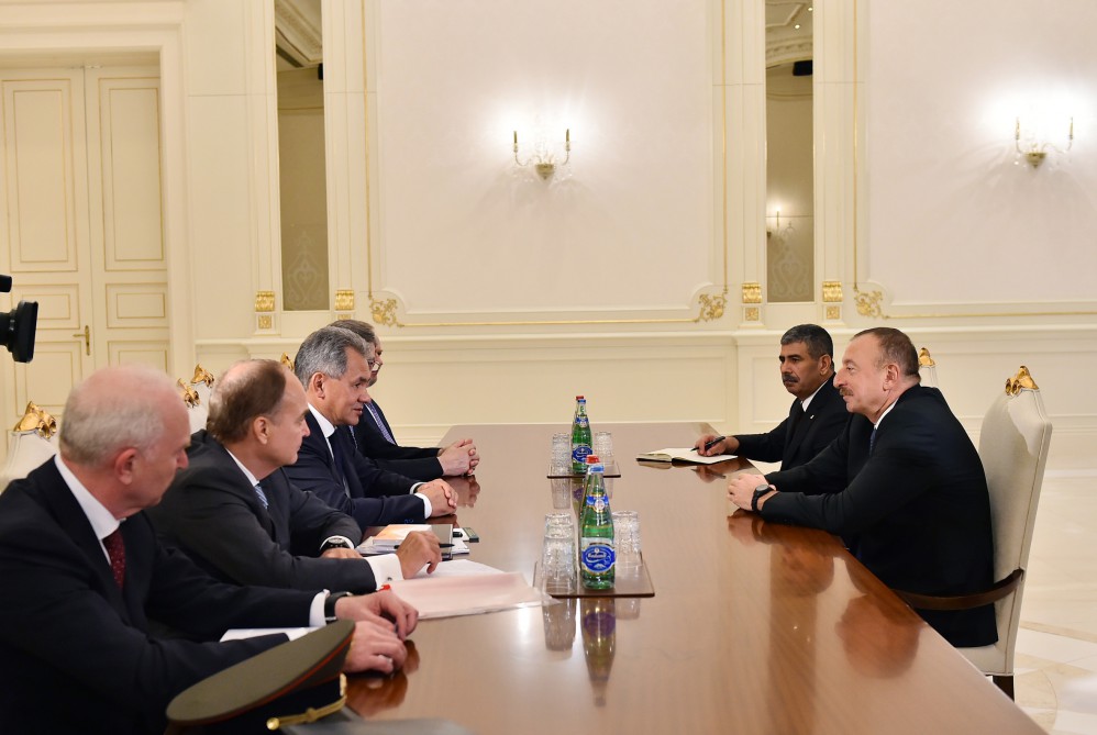 Prezident İlham Əliyev Rusiyanın müdafiə nazirini qəbul edib