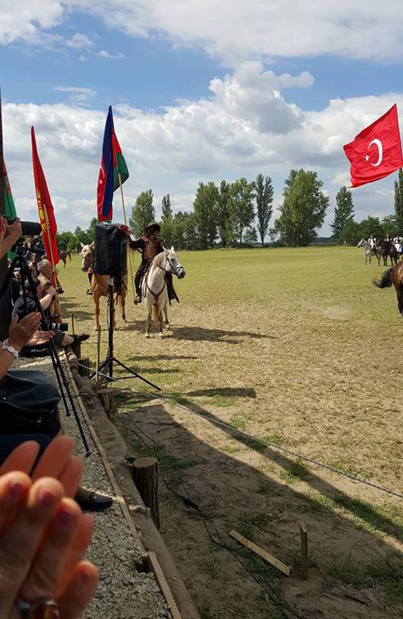 Gülnarə Xəlilova: Macarıstandakı Qurultay türk xalqlarını birləşdirir və sülhə çağırır (FOTO)