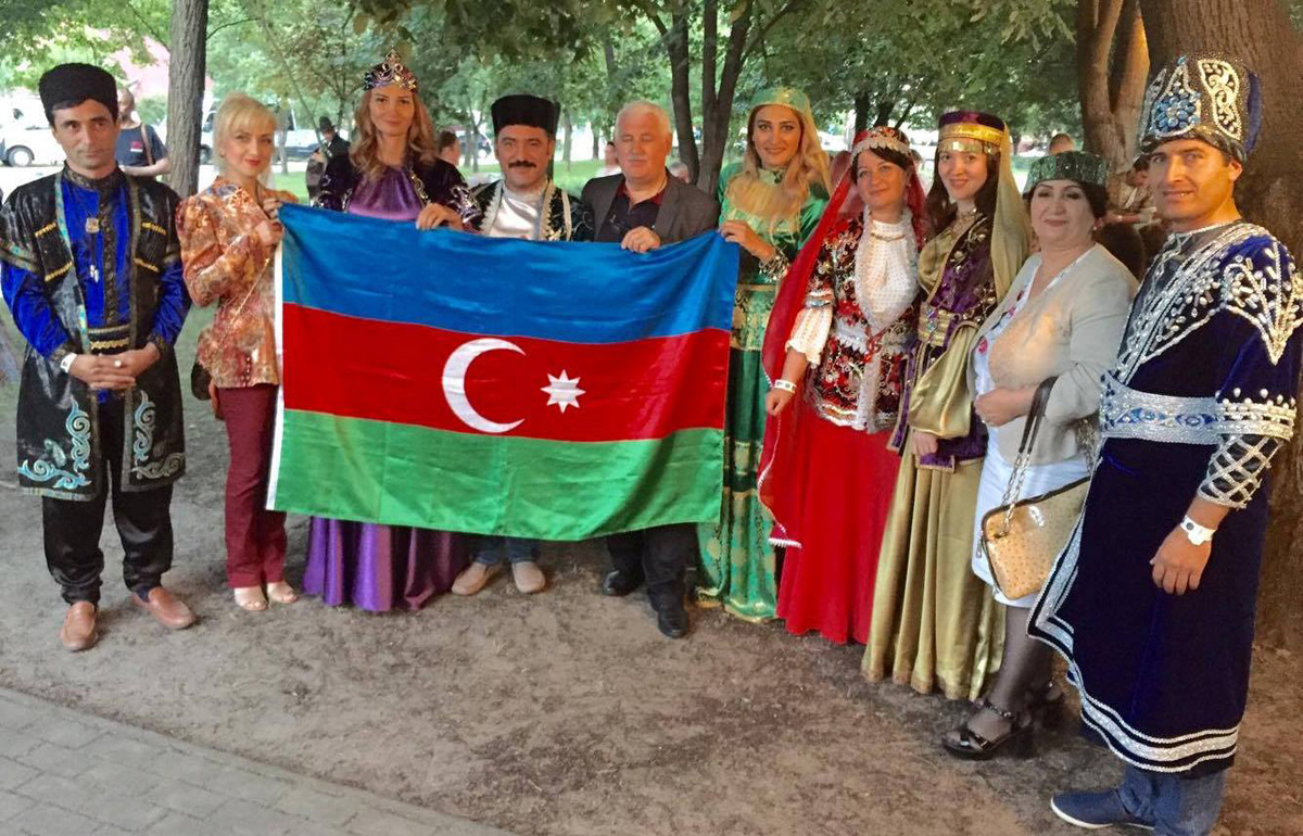 Gülnarə Xəlilova: Macarıstandakı Qurultay türk xalqlarını birləşdirir və sülhə çağırır (FOTO)