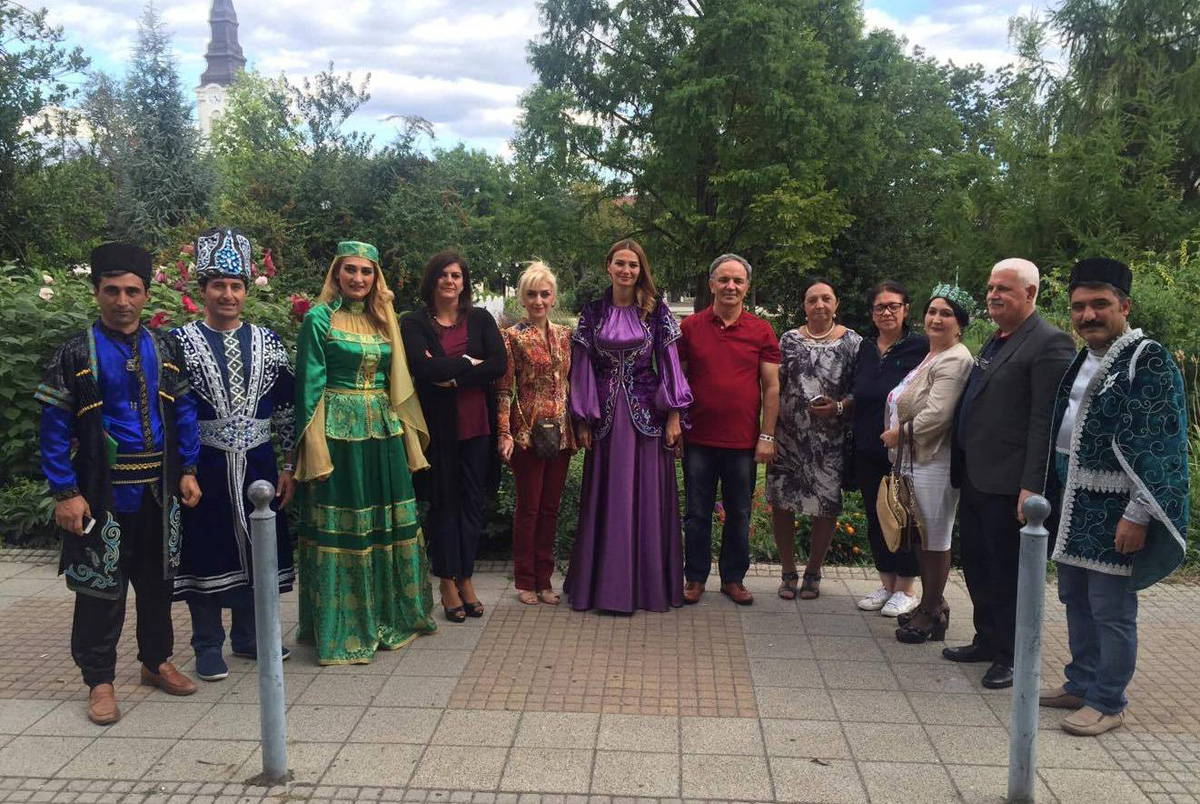 Gülnarə Xəlilova: Macarıstandakı Qurultay türk xalqlarını birləşdirir və sülhə çağırır (FOTO)
