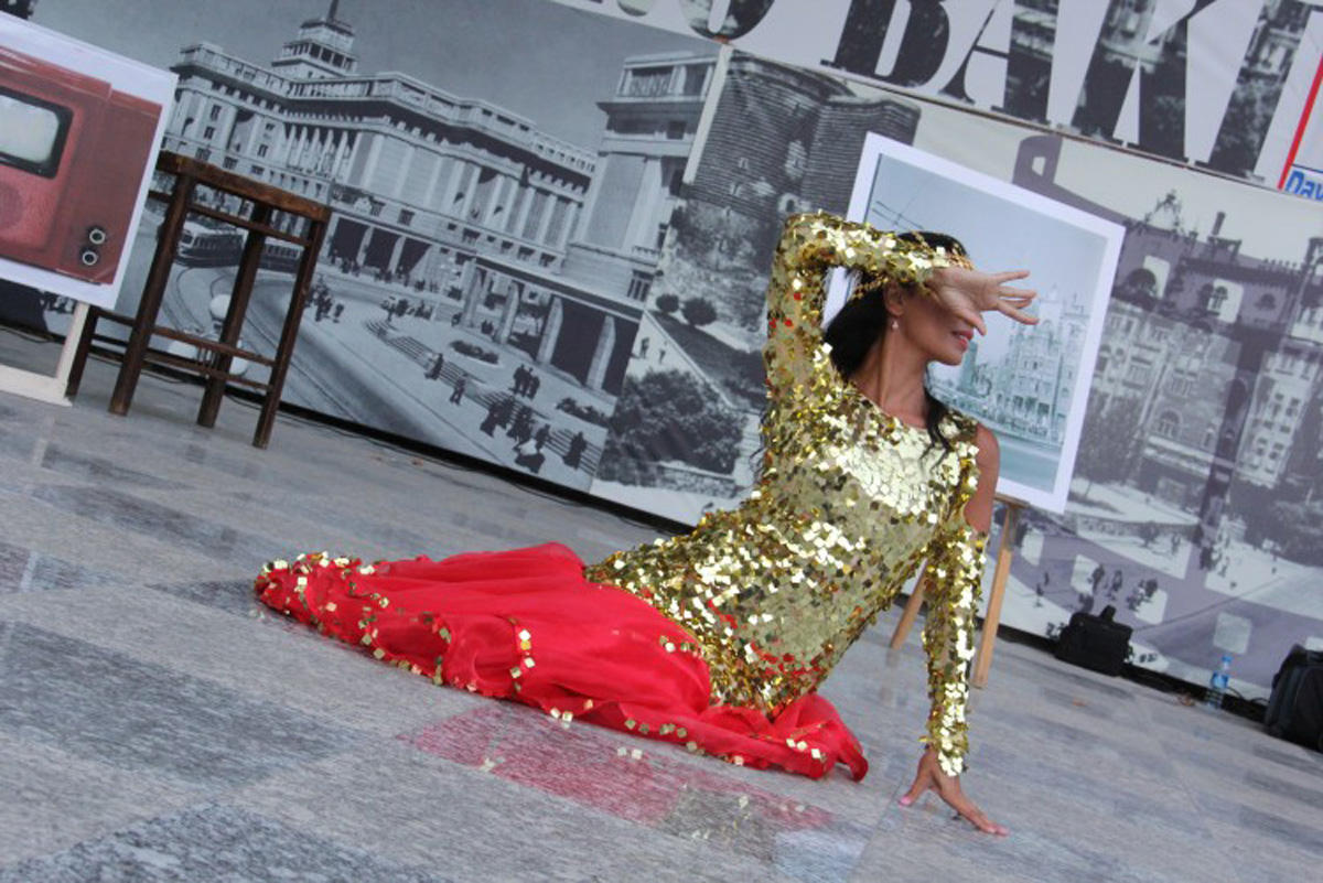 Təranə Mahmudova və  Fatimə Fətəliyeva "Retro Bakı" layihəsində (FOTO)