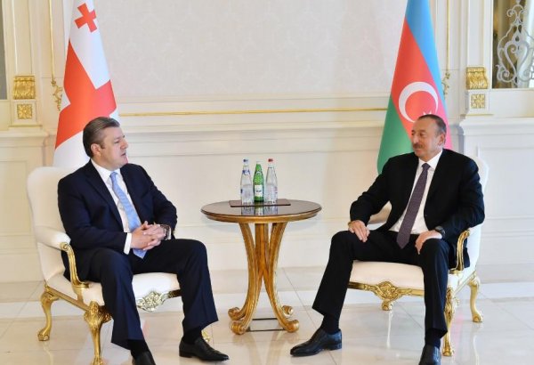 Prezident İlham Əliyev: Azərbaycanla Gürcüstanı uğurla inkişaf edən nəqliyyat və energetika layihələri birləşdirir (YENİLƏNİB) (FOTO)