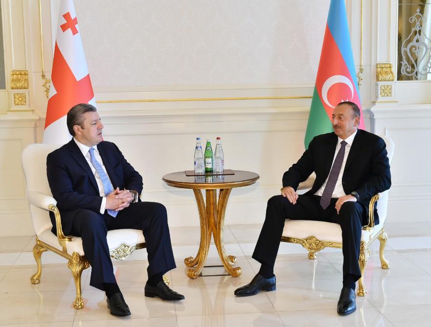 Prezident İlham Əliyev: Azərbaycanla Gürcüstanı uğurla inkişaf edən nəqliyyat və energetika layihələri birləşdirir (YENİLƏNİB) (FOTO)