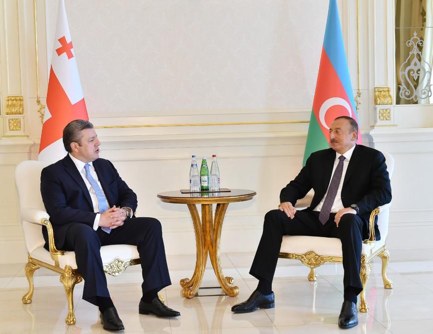 Prezident İlham Əliyev: Azərbaycanla Gürcüstanı uğurla inkişaf edən nəqliyyat və energetika layihələri birləşdirir (YENİLƏNİB) (FOTO)
