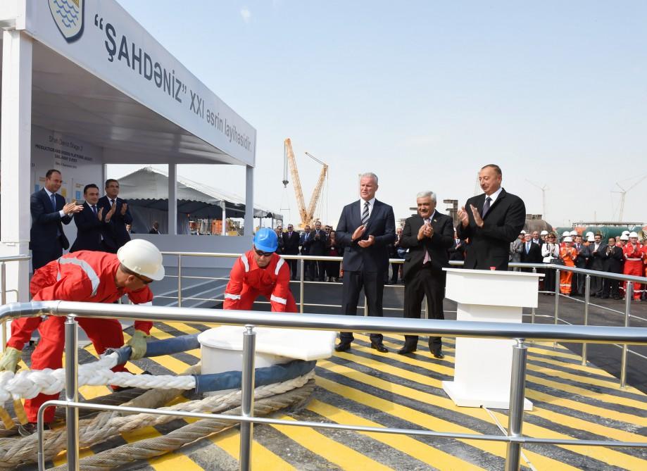 Prezident İlham Əliyev “Şahdəniz-2” layihəsi üzrə dayaq blokunun dənizə yola salınması mərasimində iştirak edib  (YENİLƏNİB) (FOTO)